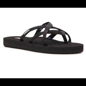 Teva Olowahu WOMENS sandals size 7